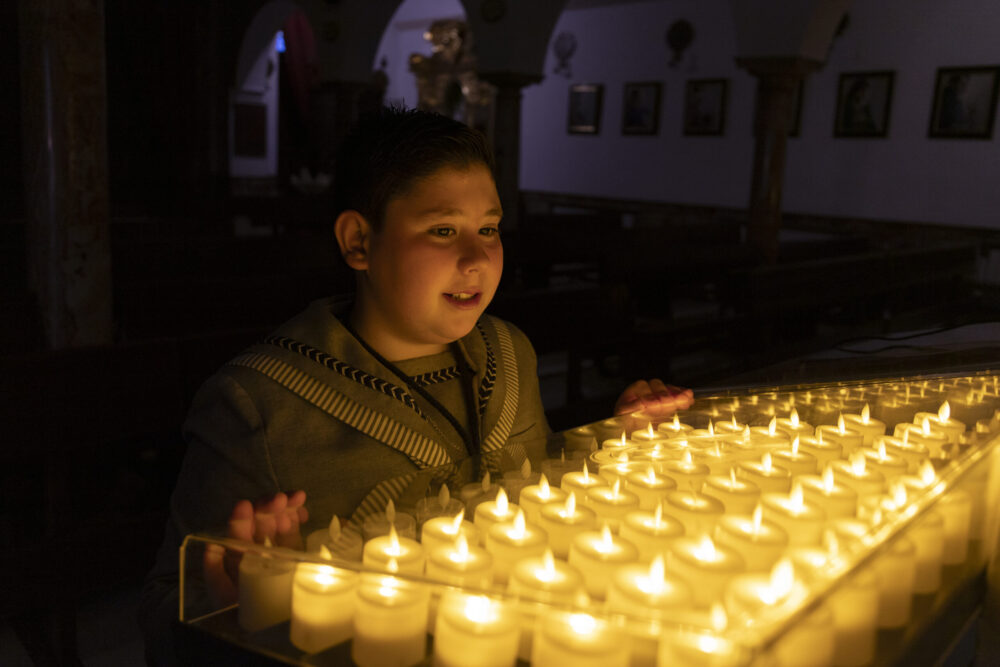 Foto comunión, iglesia junto a las velas