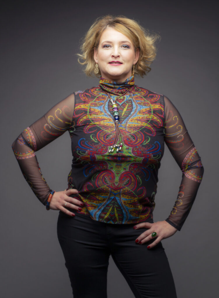 CARMEN POMBERO Mujer de fuego
