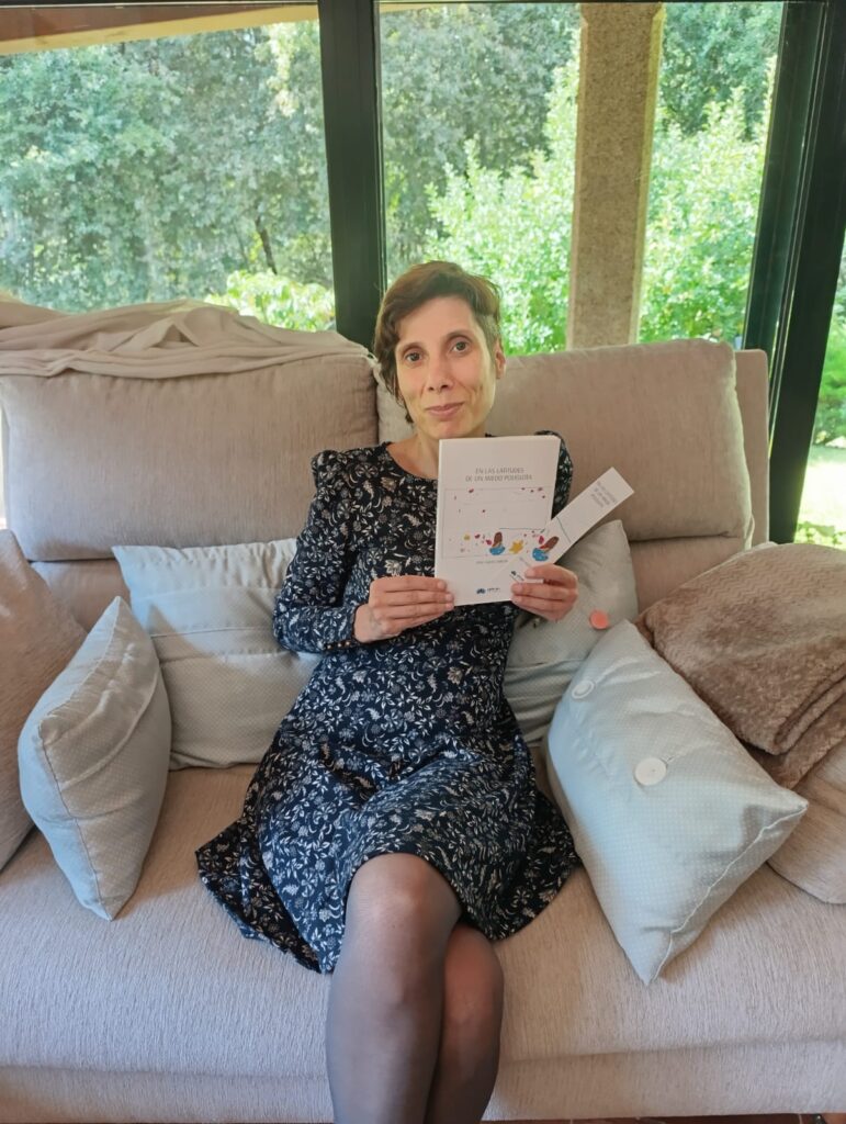 autora de en las latitudes de un miedo poliglota